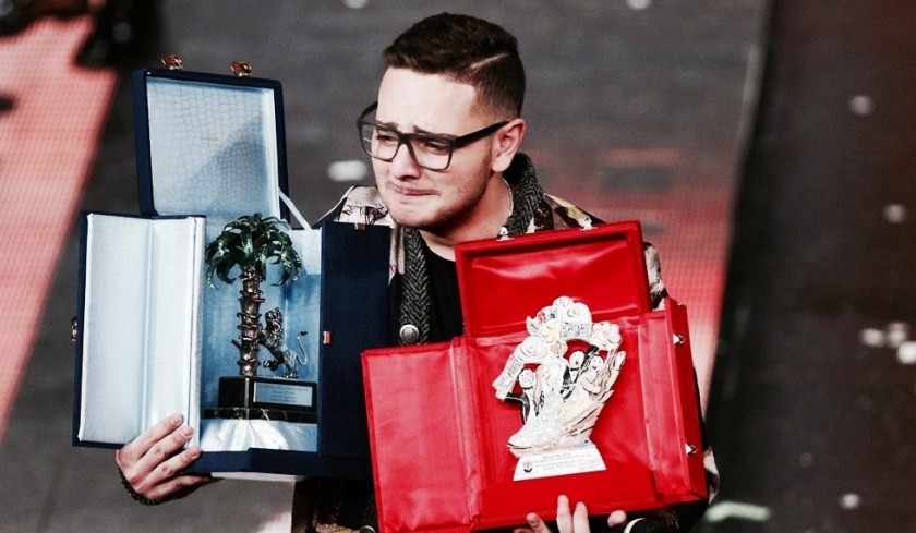 Rocco hunt a Caserta studiouno sabato 8 marzo