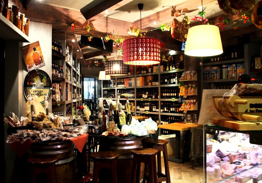 enoteca fiordusto volla interno sala