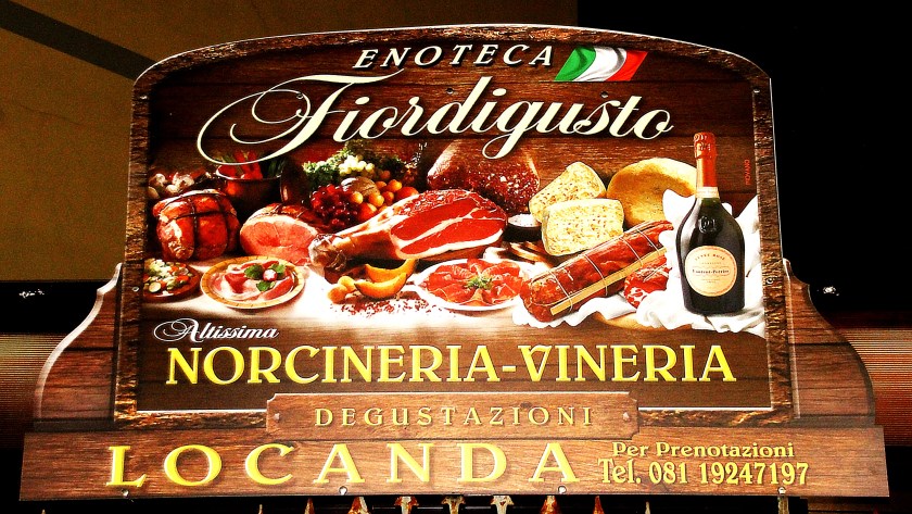 insegna esterna enoteca fiordigusto, altissima norcineria, enoteca, locanda, volla, napoli