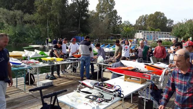 promo 2° Raduno di Idromodelli e motoscafi RC, con CMS - Il sagittario in collaborazione con RC Boat Napoli - arricreammec - ecoparco del Mediterraneo - 17 aprile 2016 (13)